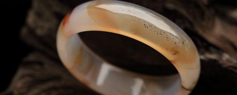 正品玛瑙手镯一般多少钱